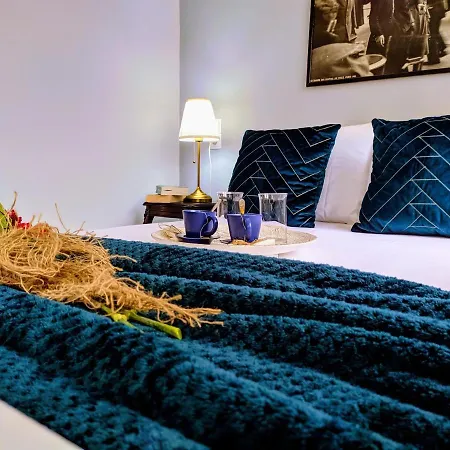 Gloria Apartman *